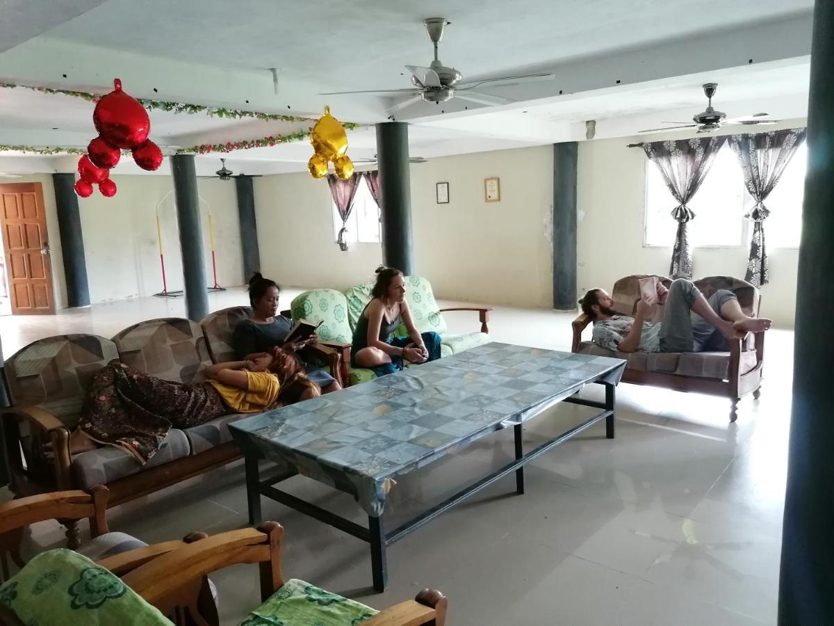 Homestay Diana *